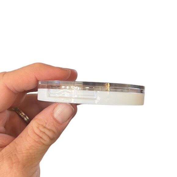 Makeup‎ Revolution Relove Super Highlight Gold - Picture 2 of 3